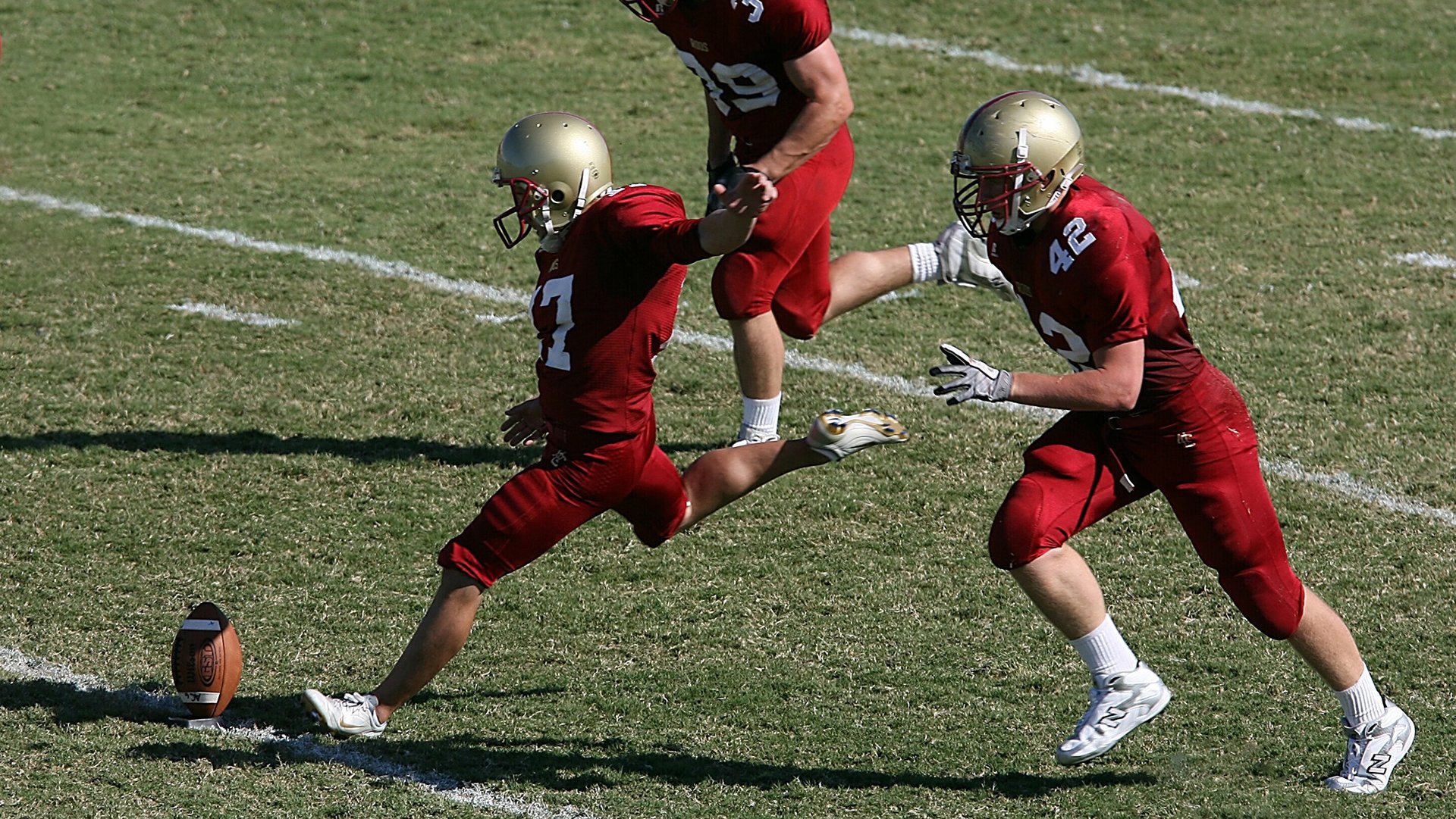 九游app官网下载-勇士两配角再蜕变！穆迪攻守兼备限制布克，波斯特攻守一体稳空间